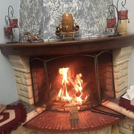 Vila Ridvani Korça Exteriör bild