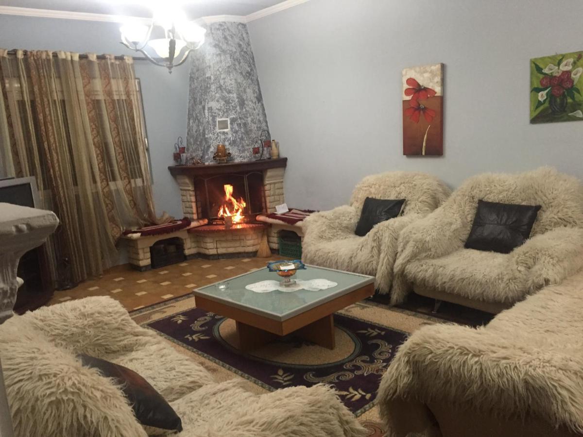 Vila Ridvani Korça Exteriör bild
