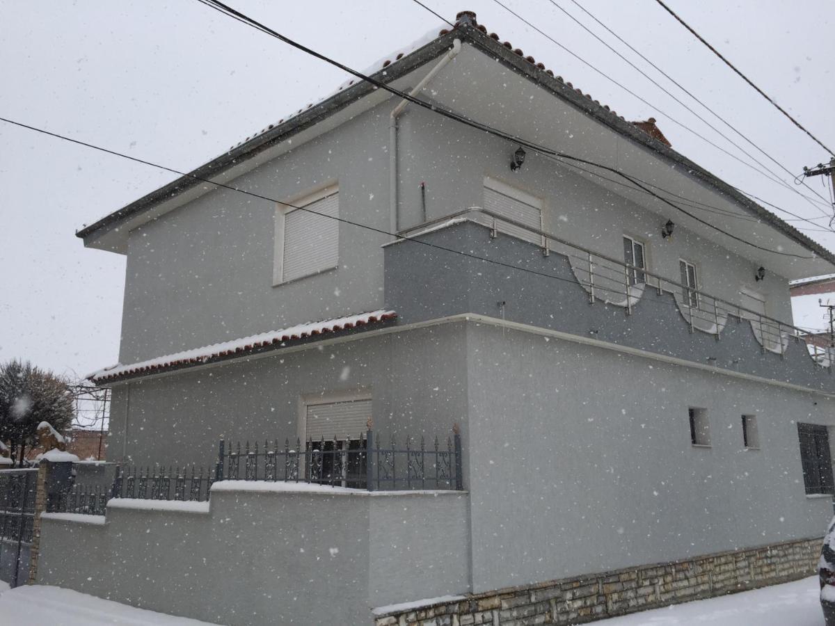 Vila Ridvani Villa Korça Exteriör bild