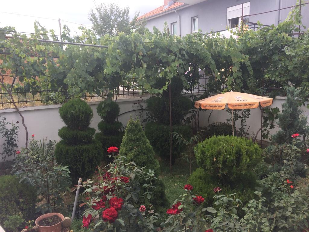 Vila Ridvani Korça Exteriör bild