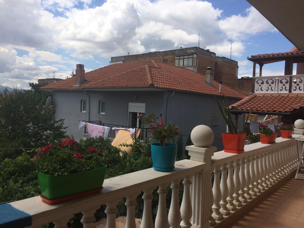 Vila Ridvani Villa Korça Exteriör bild