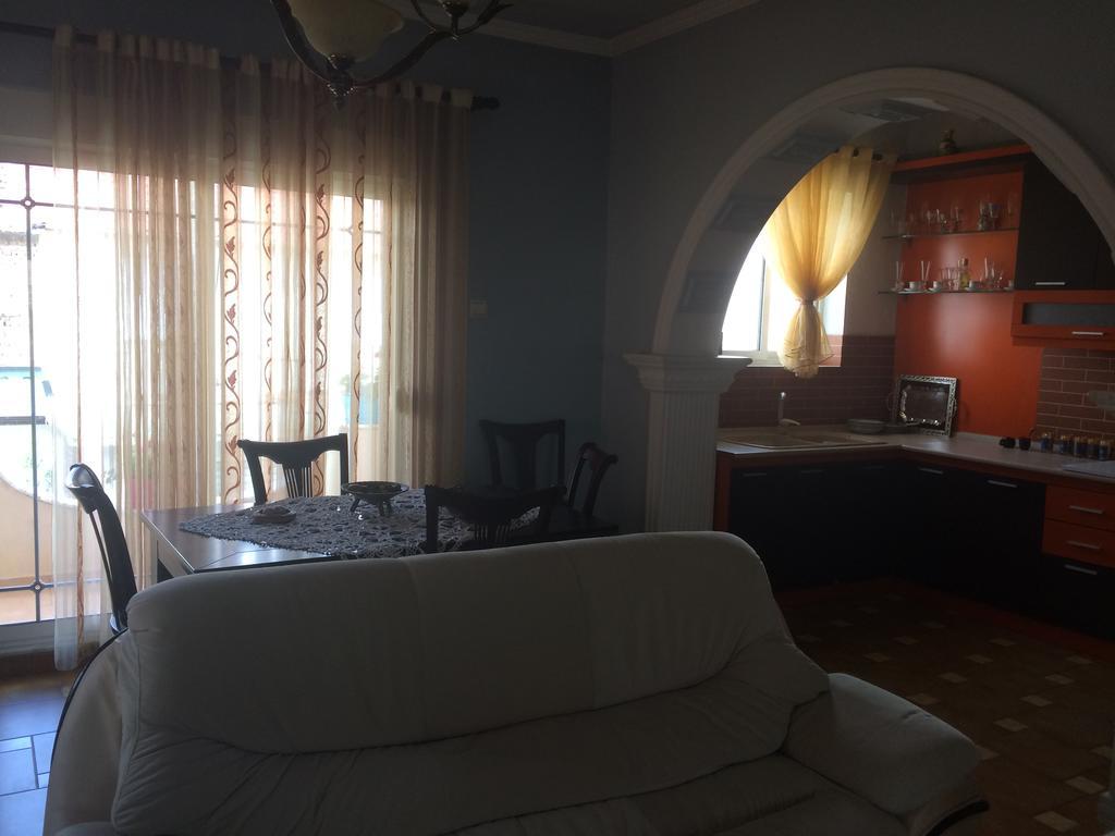 Vila Ridvani Korça Exteriör bild
