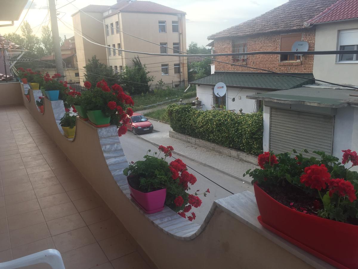 Vila Ridvani Korça Exteriör bild